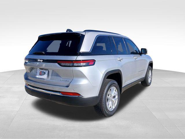 new 2025 Jeep Grand Cherokee car, priced at $40,654