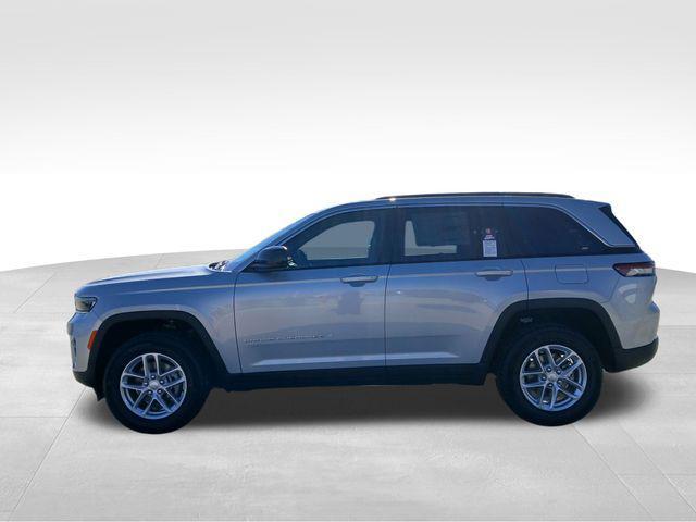 new 2025 Jeep Grand Cherokee car, priced at $40,654