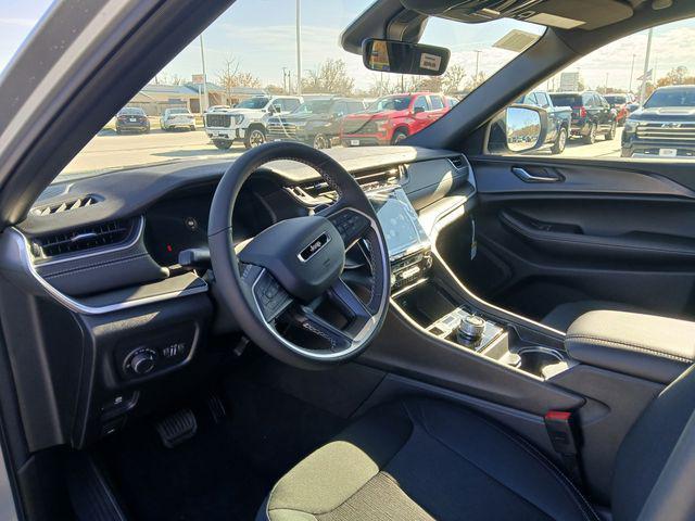new 2025 Jeep Grand Cherokee car, priced at $40,654