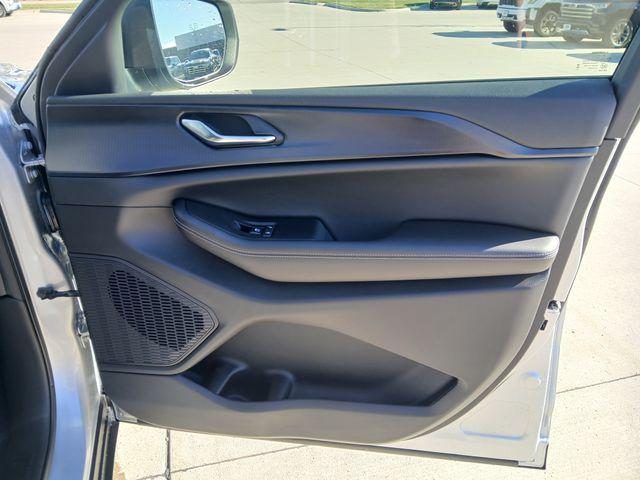 new 2025 Jeep Grand Cherokee car, priced at $40,654