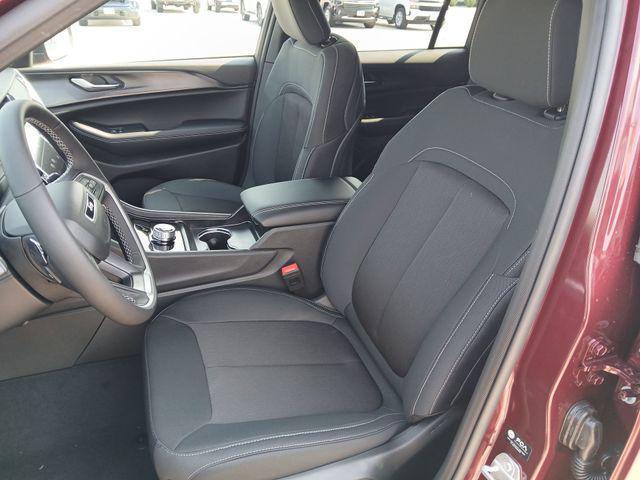 new 2025 Jeep Grand Cherokee car, priced at $40,817