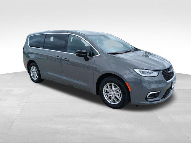 new 2025 Chrysler Pacifica car, priced at $43,113