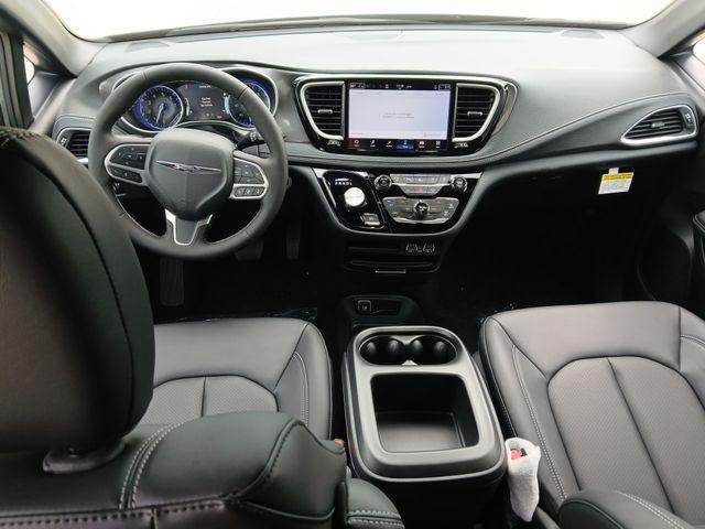 new 2025 Chrysler Pacifica car, priced at $43,113