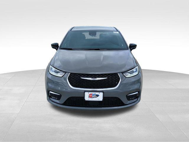 new 2025 Chrysler Pacifica car, priced at $43,113