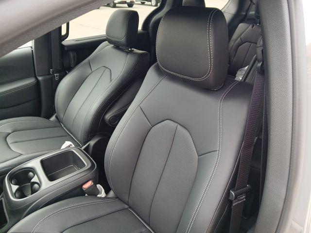 new 2025 Chrysler Pacifica car, priced at $43,113