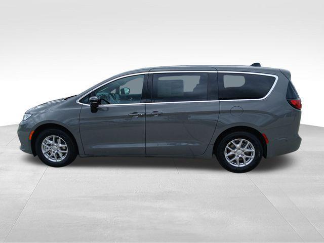 new 2025 Chrysler Pacifica car, priced at $43,113