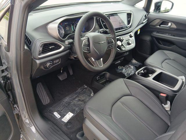 new 2025 Chrysler Pacifica car, priced at $43,113