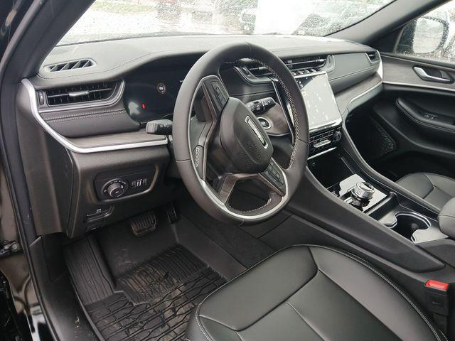 new 2025 Jeep Grand Cherokee car, priced at $45,357