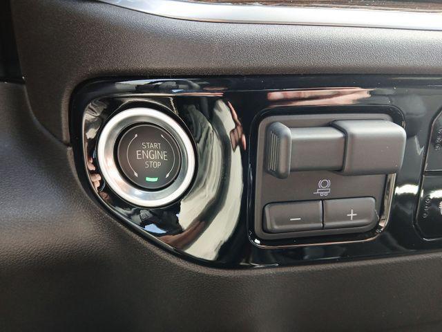 new 2025 GMC Sierra 1500 car, priced at $56,015