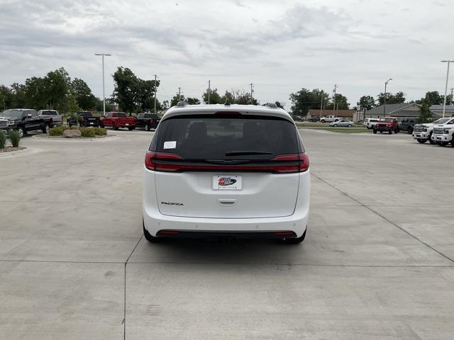 new 2024 Chrysler Pacifica car, priced at $43,185