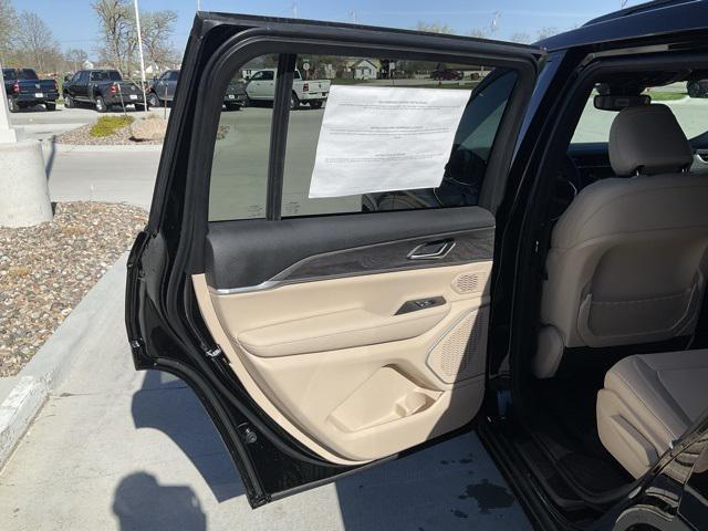 new 2024 Jeep Grand Cherokee L car, priced at $52,526