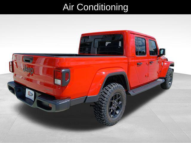 new 2025 Jeep Gladiator car, priced at $43,706
