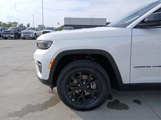 new 2025 Jeep Grand Cherokee car, priced at $45,935