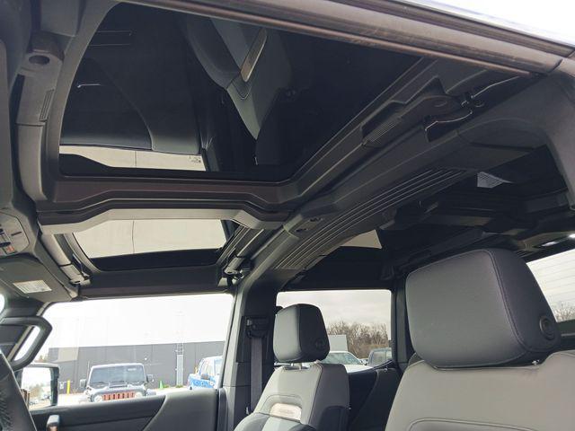 new 2025 GMC HUMMER EV Pickup car, priced at $95,820
