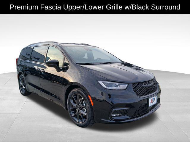 new 2026 Chrysler Pacifica car, priced at $44,135