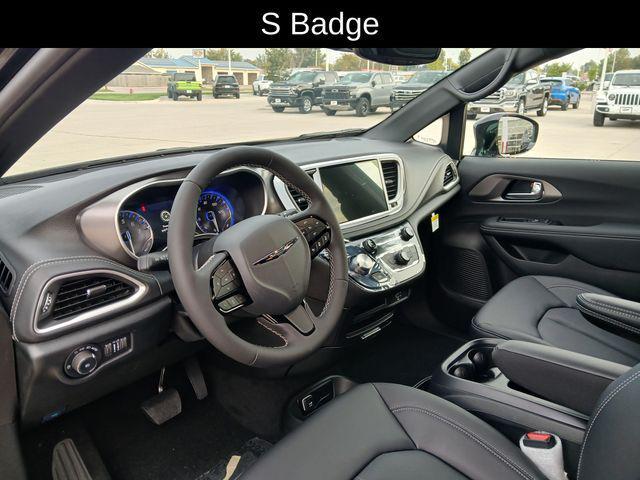 new 2026 Chrysler Pacifica car, priced at $44,135