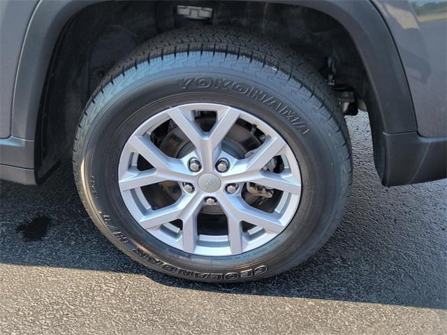 used 2022 Jeep Grand Cherokee car, priced at $30,487