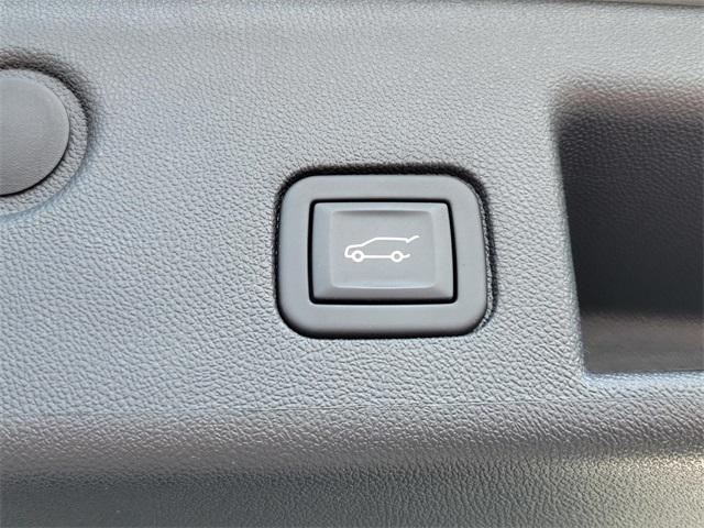 used 2023 Chevrolet Equinox car, priced at $22,859