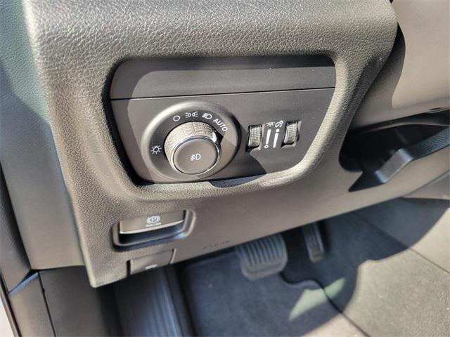 new 2025 Jeep Grand Cherokee car, priced at $50,625