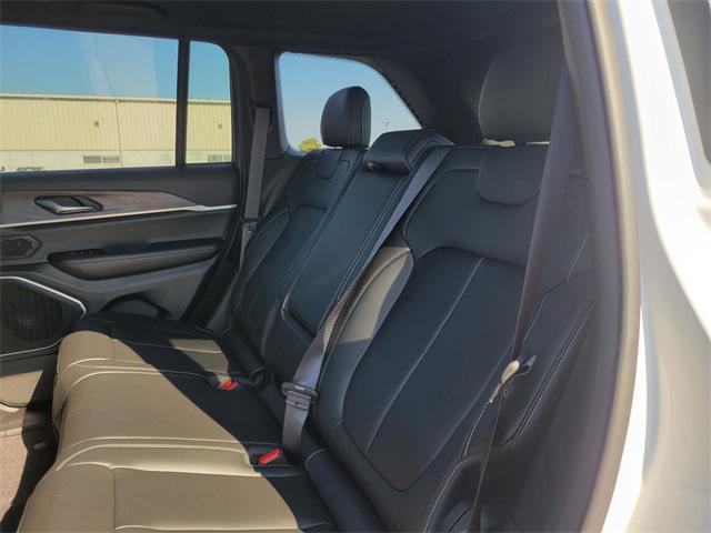 new 2025 Jeep Grand Cherokee car, priced at $50,625