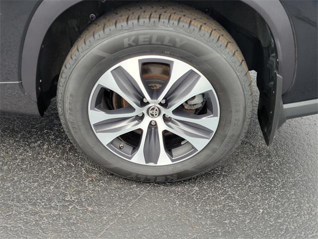 used 2021 Toyota Highlander car, priced at $32,569