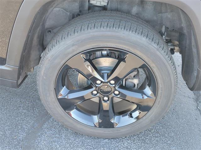 used 2023 Jeep Grand Cherokee car, priced at $29,309