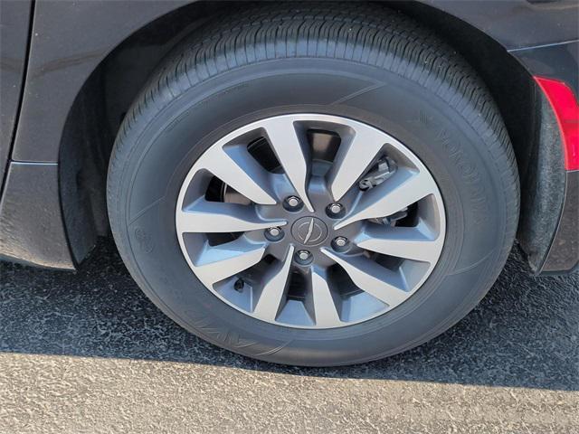 used 2024 Chrysler Pacifica Hybrid car, priced at $28,949