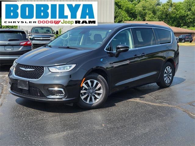 used 2024 Chrysler Pacifica Hybrid car, priced at $28,949