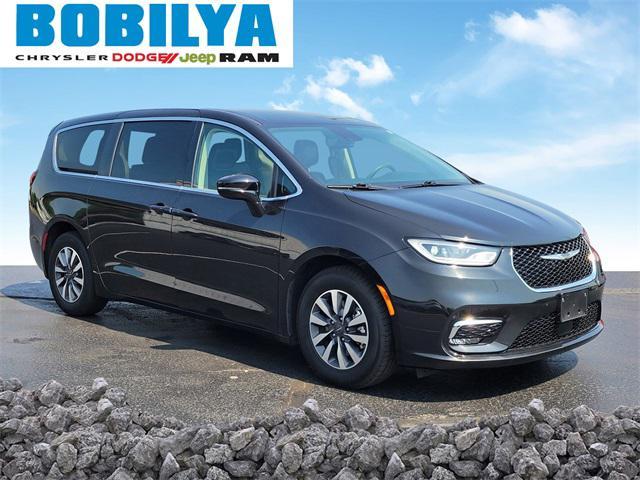 used 2024 Chrysler Pacifica Hybrid car, priced at $26,488