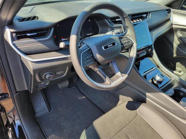 new 2025 Jeep Grand Cherokee car, priced at $47,202