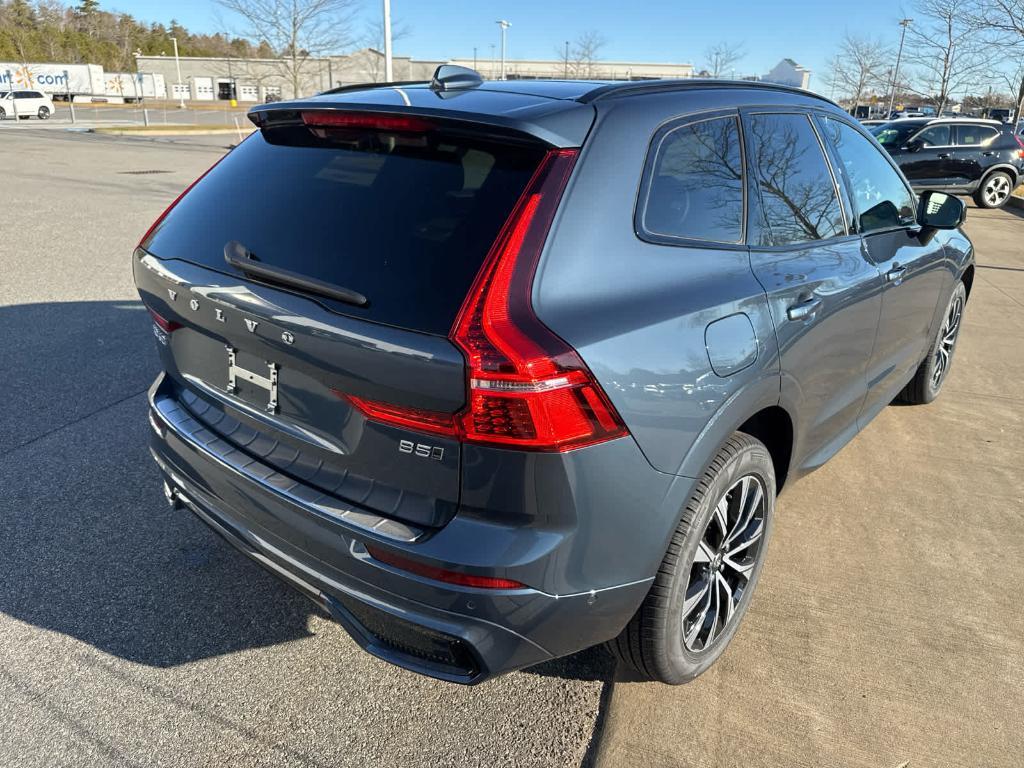 new 2025 Volvo XC60 car, priced at $54,925