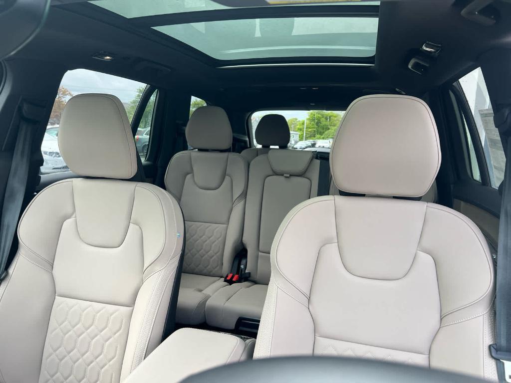 new 2025 Volvo XC90 car, priced at $65,555