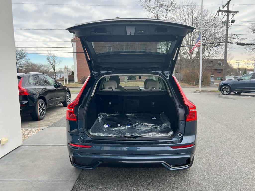 new 2025 Volvo XC60 car, priced at $51,040