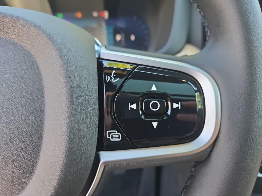 new 2026 Volvo XC60 car, priced at $58,360