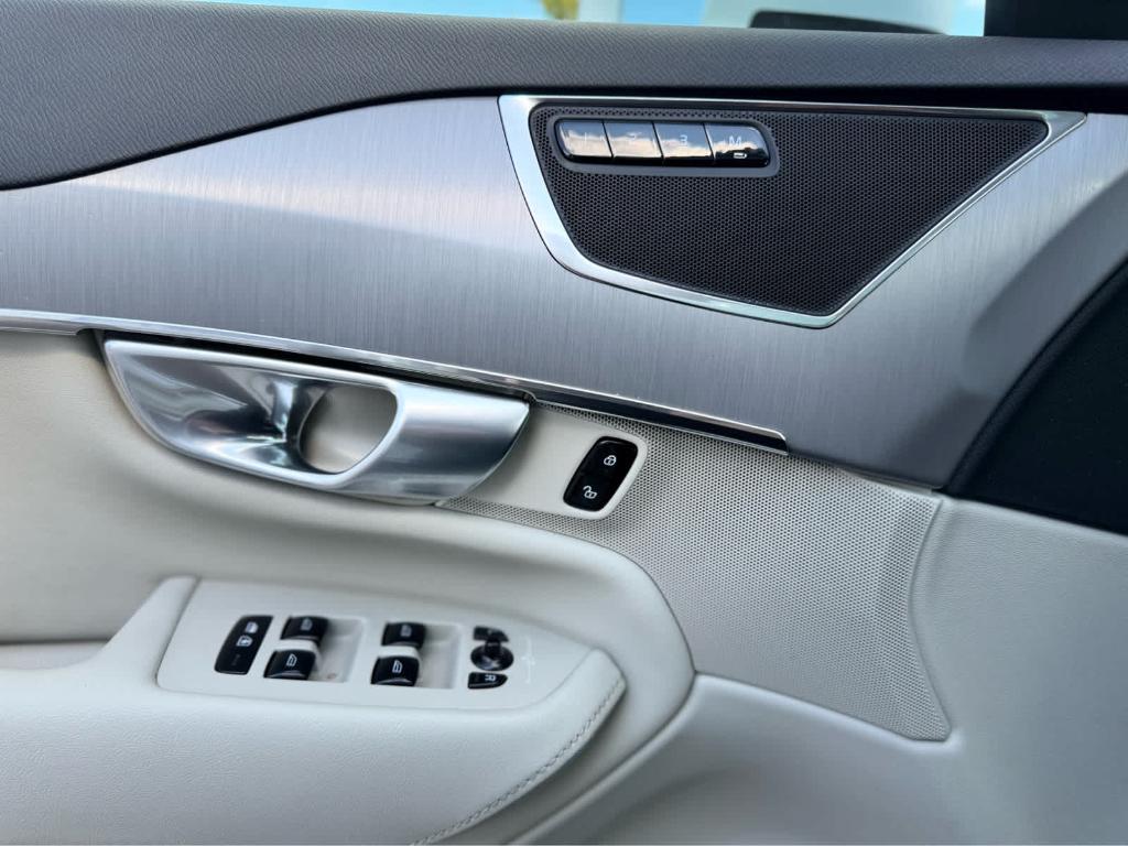 used 2024 Volvo XC90 car, priced at $40,400