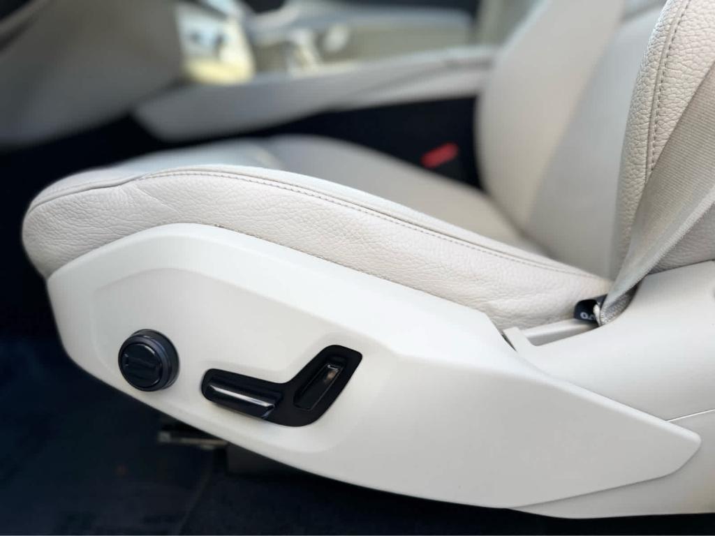 used 2024 Volvo XC90 car, priced at $40,400