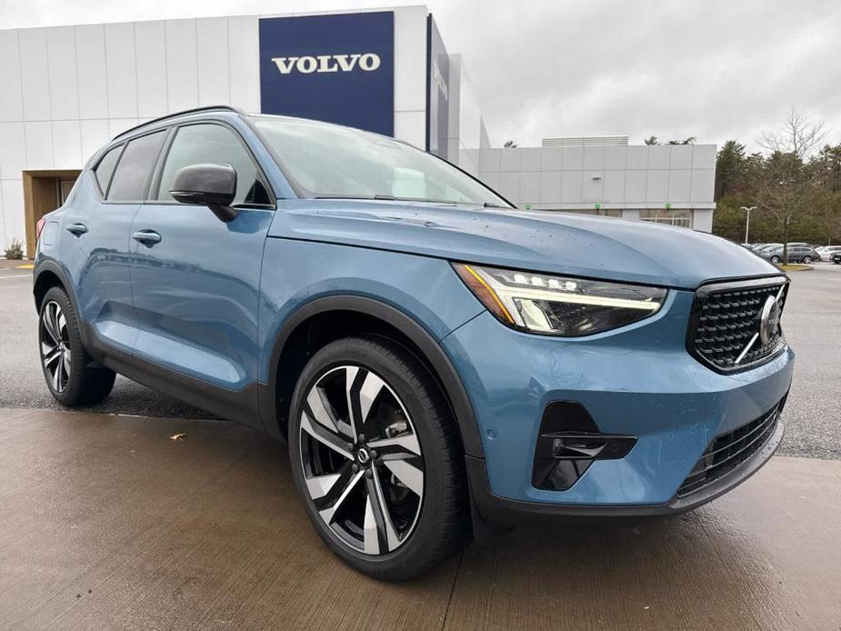 used 2023 Volvo XC40 car, priced at $33,600