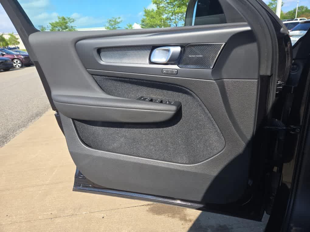 used 2022 Volvo XC40 car, priced at $30,900