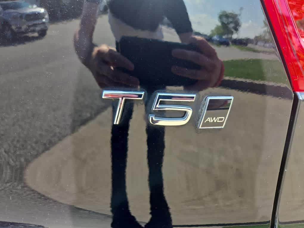 used 2022 Volvo XC40 car, priced at $30,900