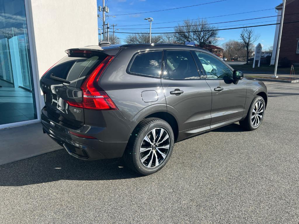 new 2025 Volvo XC60 car, priced at $51,040