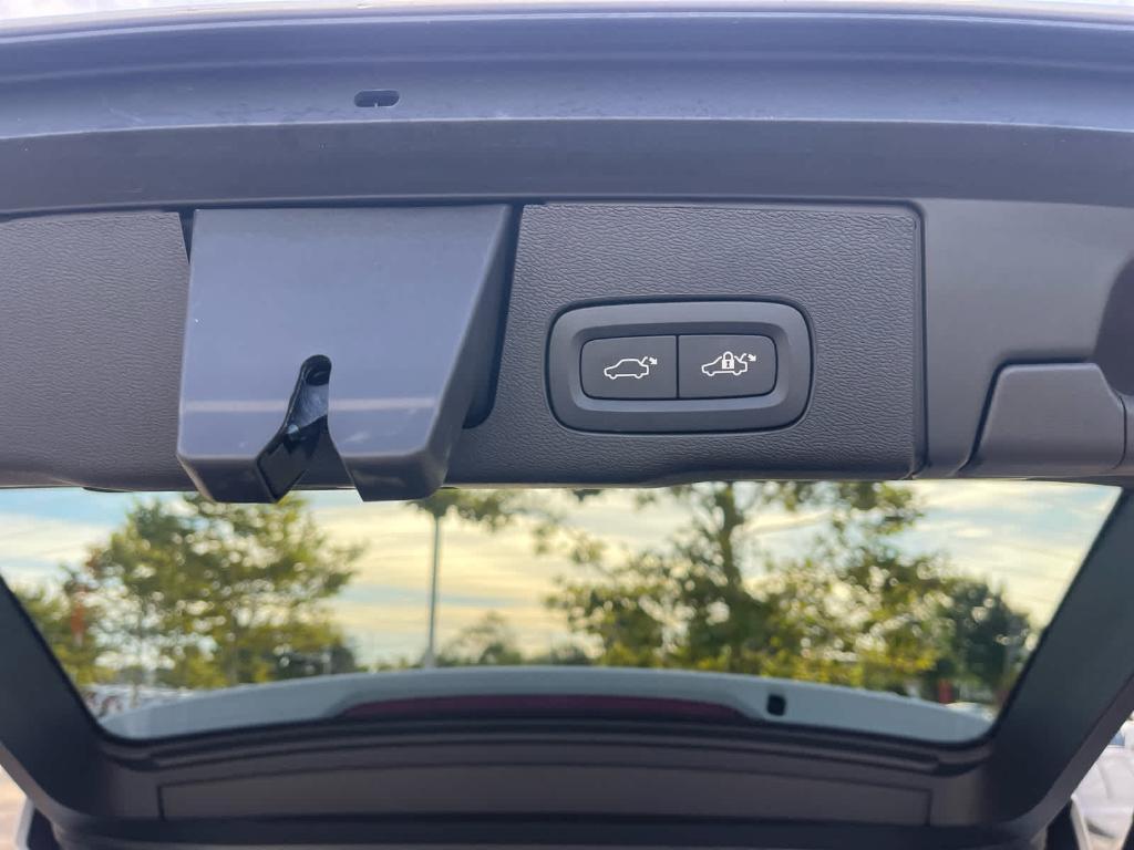 used 2025 Volvo XC60 car, priced at $40,500