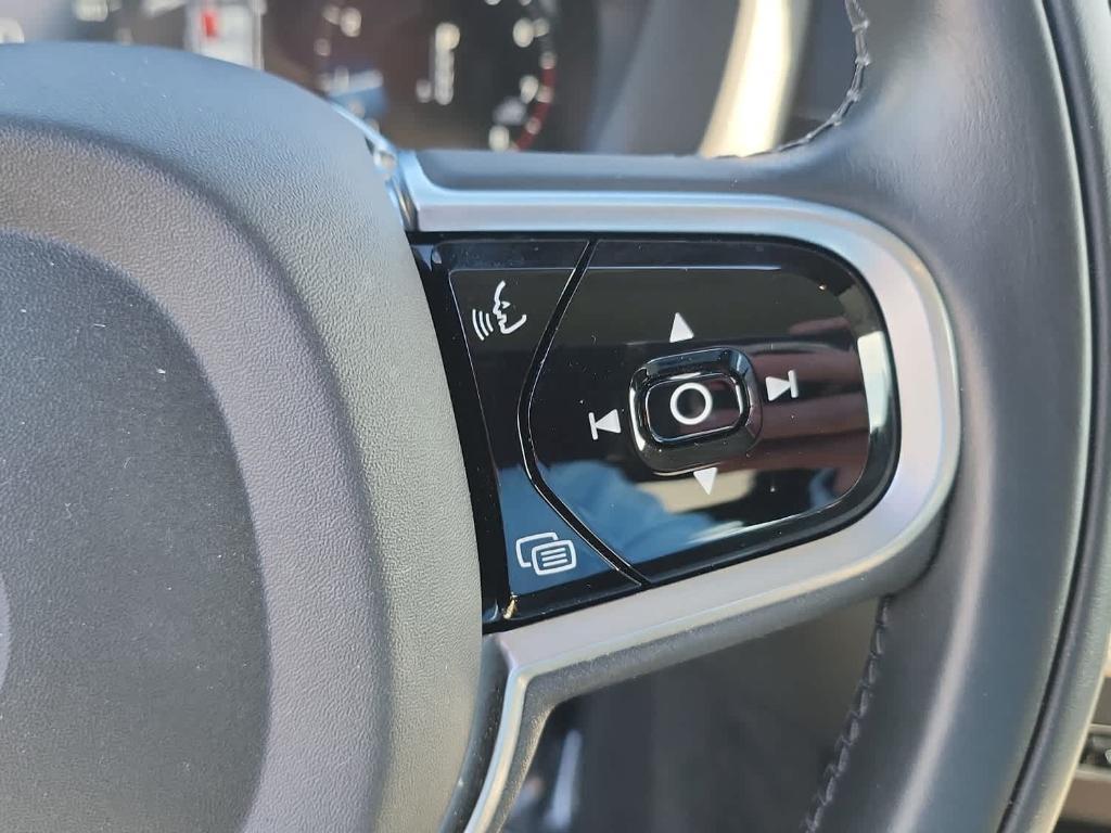 used 2019 Volvo XC60 car, priced at $27,900