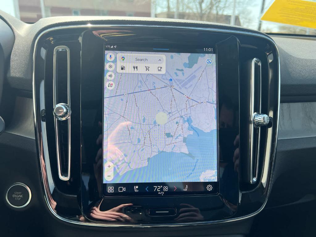 new 2025 Volvo XC40 car, priced at $51,060