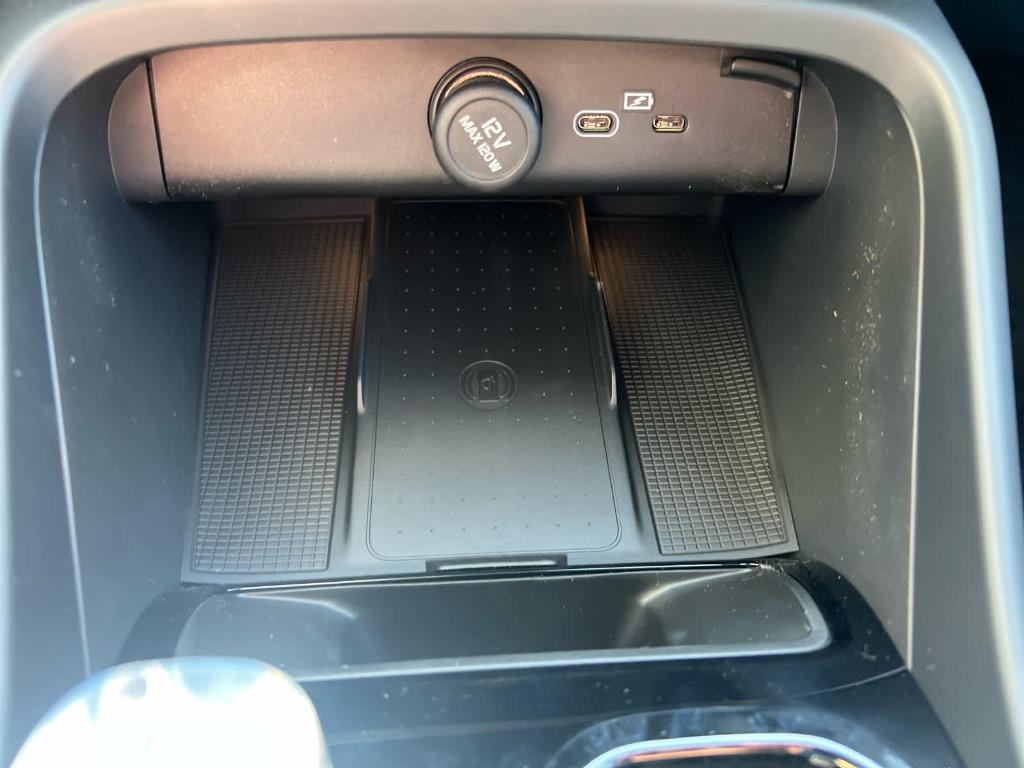 new 2025 Volvo XC40 car, priced at $51,060