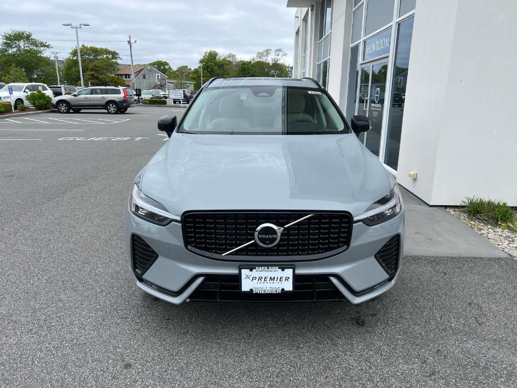 new 2025 Volvo XC60 car, priced at $55,360