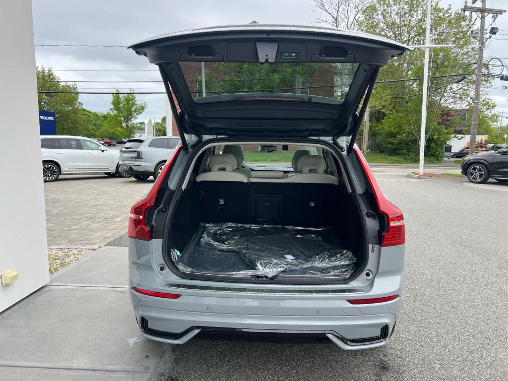 new 2025 Volvo XC60 car, priced at $55,360