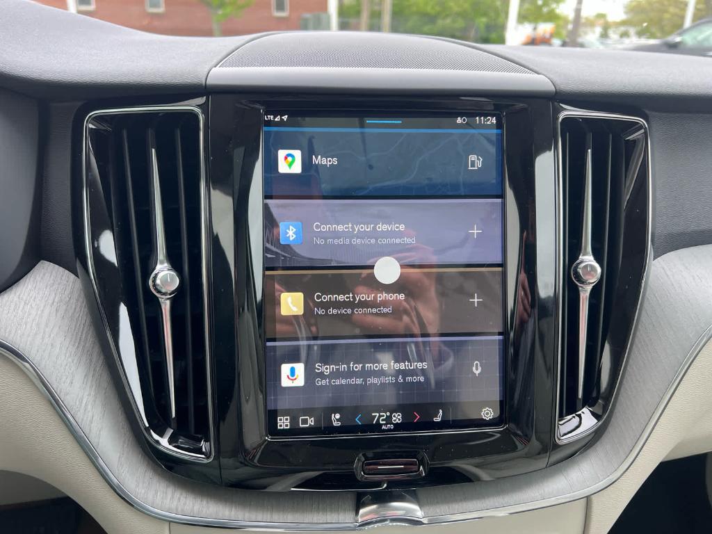 new 2025 Volvo XC60 car, priced at $55,360
