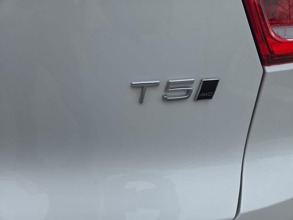 used 2022 Volvo XC40 car, priced at $32,900