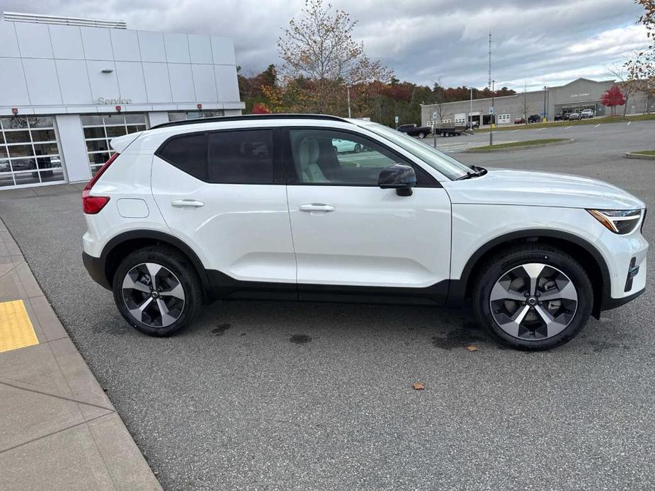 new 2025 Volvo XC40 car, priced at $47,145