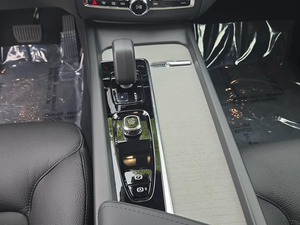 new 2025 Volvo XC60 car
